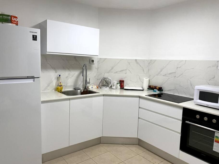 Dc Apartments - 2 Bedrooms Near The Beach Eilat Exterior photo